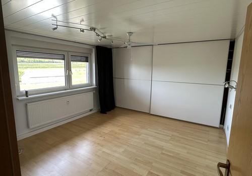 Schlafzimmer mit Einbauschrank