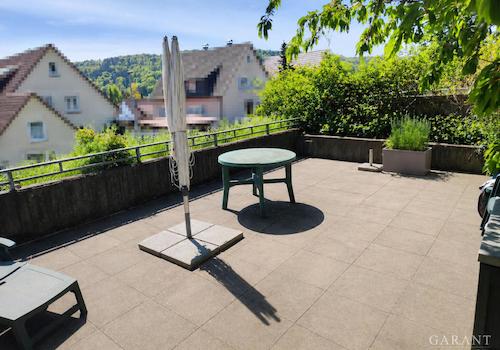 Terrasse auf den Garagen