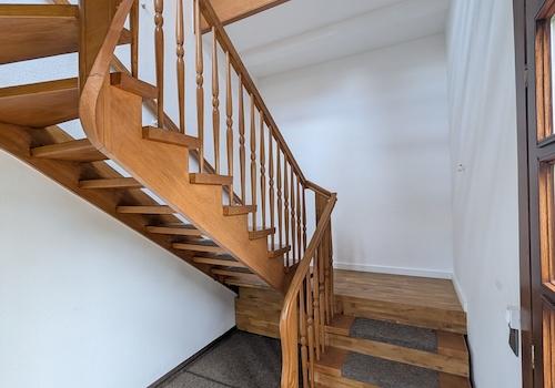 Treppe unten.jpg