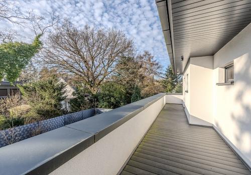 Balkon mit Gartenblick