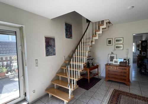 Treppe ins Obergeschoss