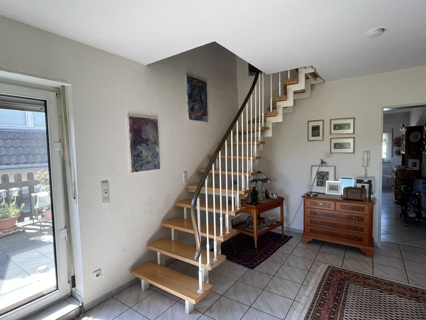 Treppe ins Obergeschoss