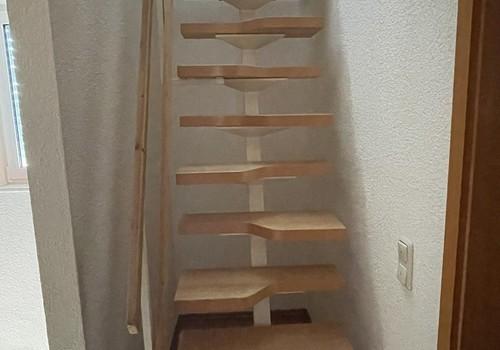 Raumspartreppe zum Dachgeschos
