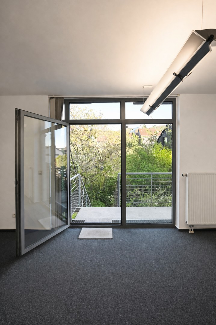 Ausgang zu Balkon und Garten