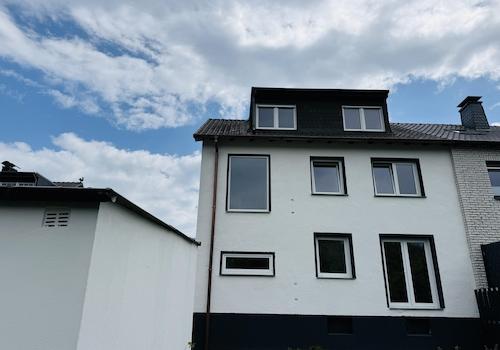 Hinten