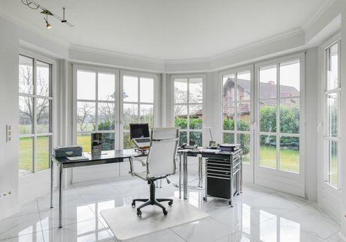 Arbeitszimmer mit herrlichem Blick