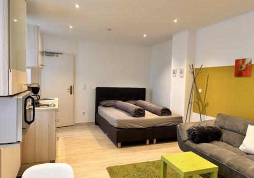 Wohnraum zum Bett