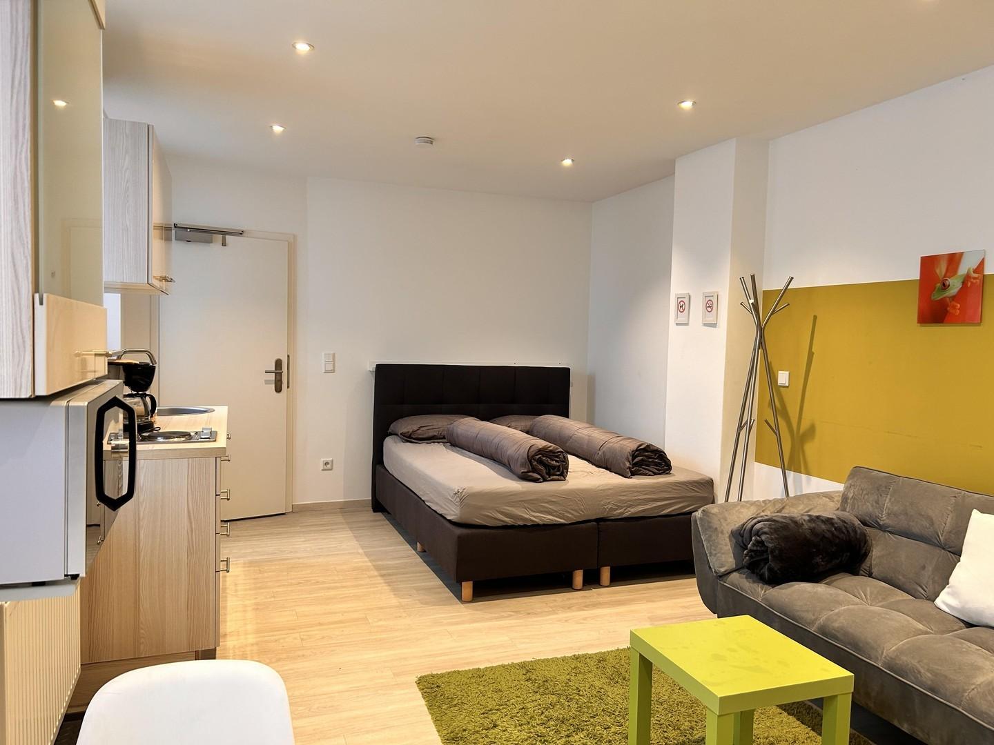 Wohnraum zum Bett