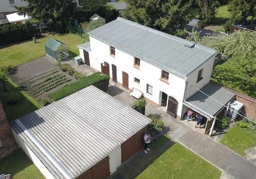 Luftbild Garagen und Nebengeb.