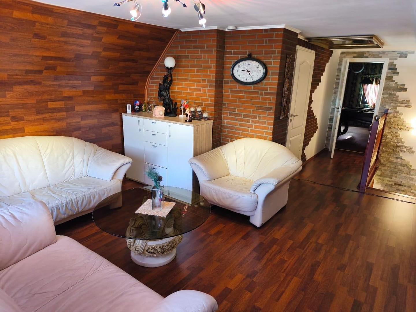 Wohnzimmer DG