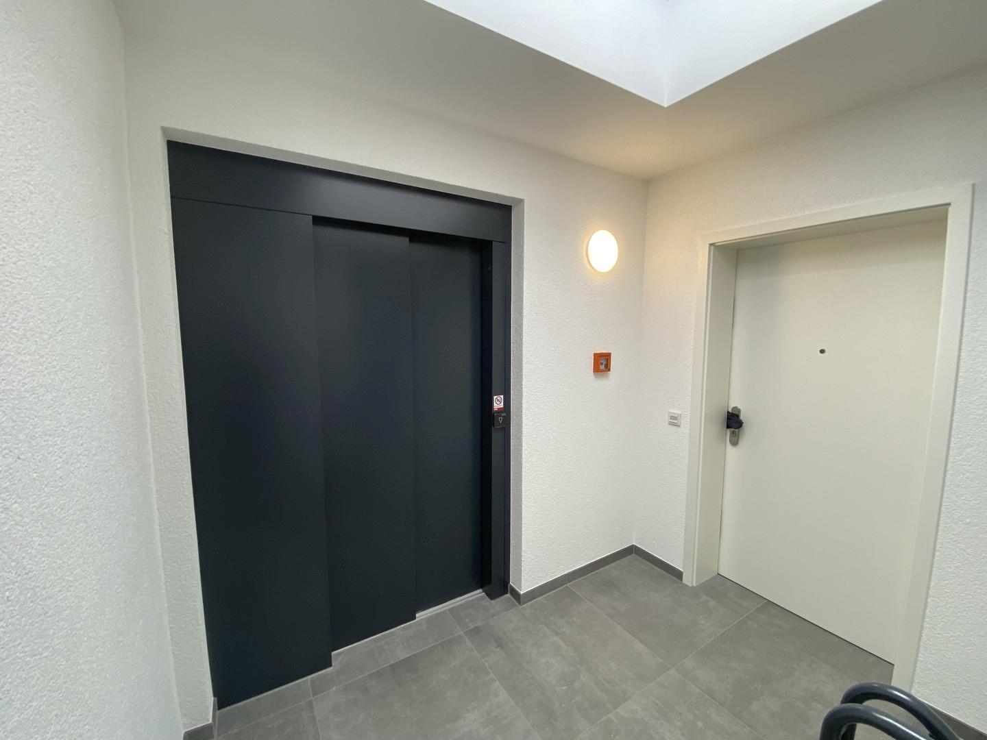 Flur vor der Wohnung Foto 1