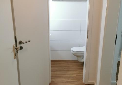 Flur u. Toilette im Souterrain
