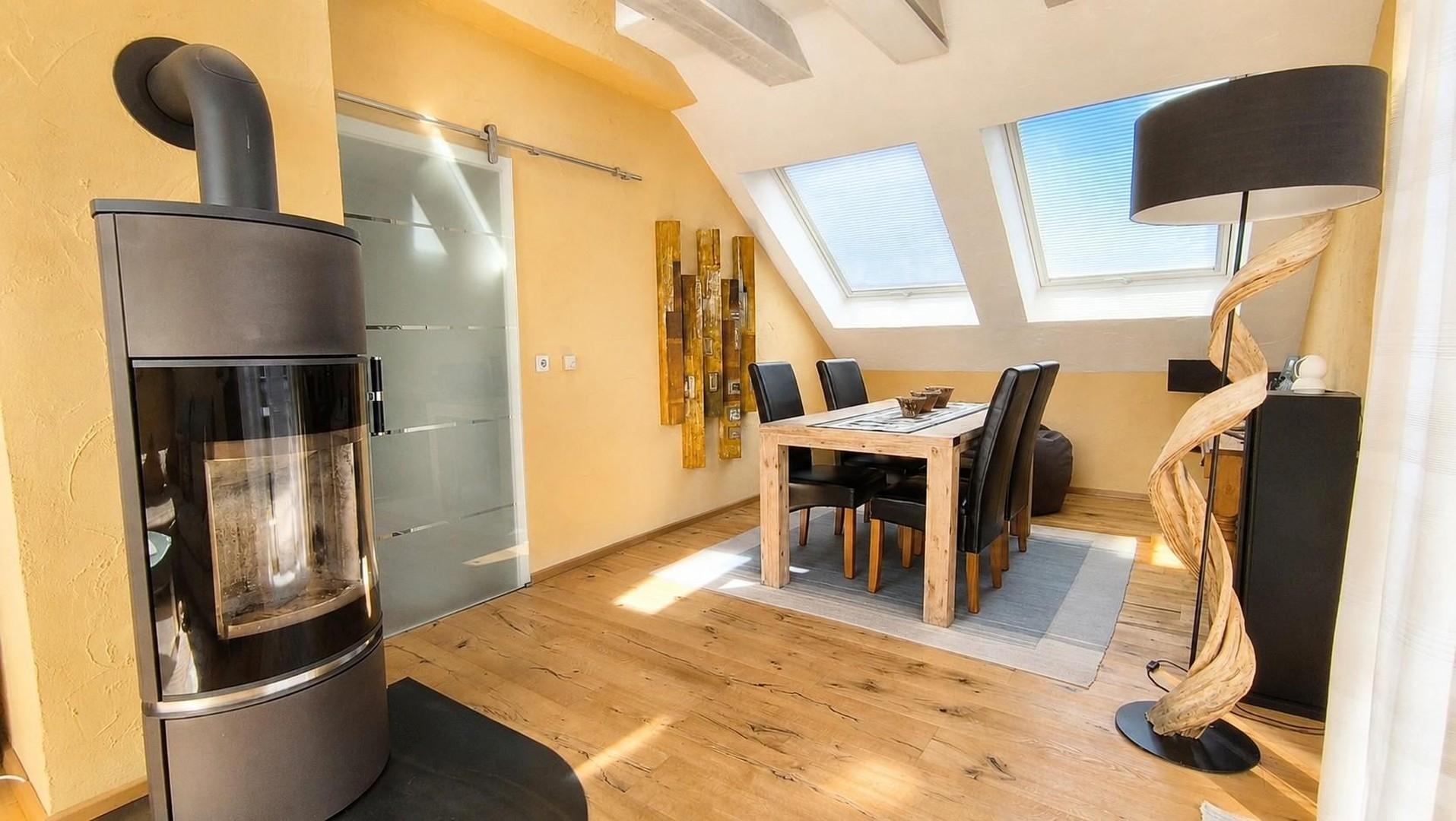 Essplatz im Dachstudio
