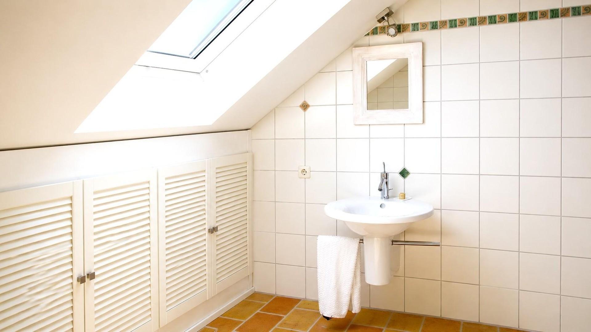 Dachstudio Badezimmer m.Dusche