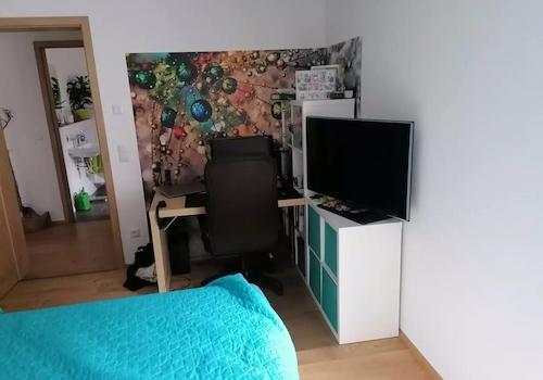 Büroecke um Schlafzimmer