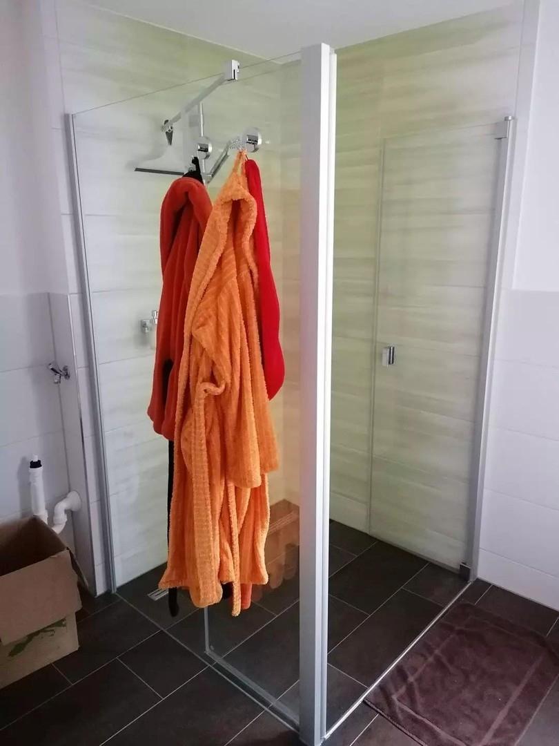 Dusche im Hauptbad