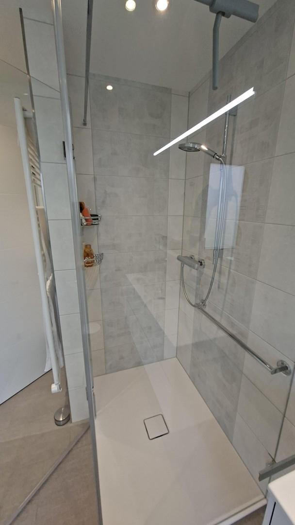 große Dusche