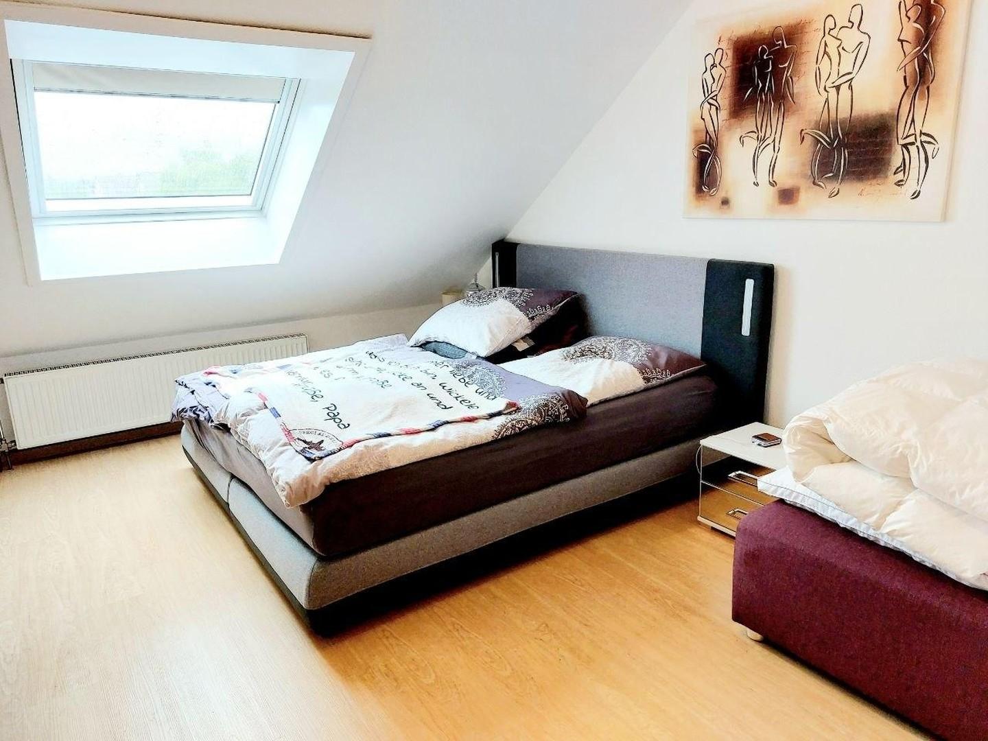 Schlafzimmer 1