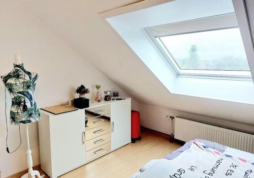 Schlafzimmer 1