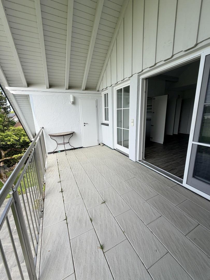 Grosser Balkon -überdacht-