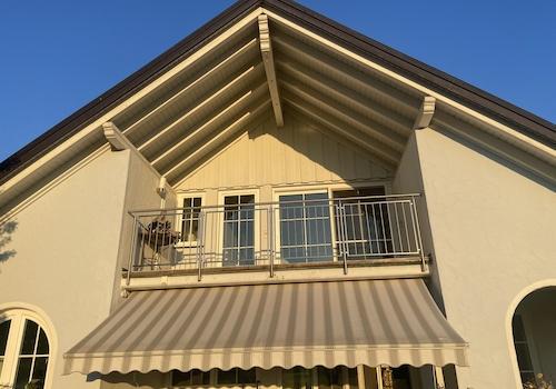 Überdachter Balkon
