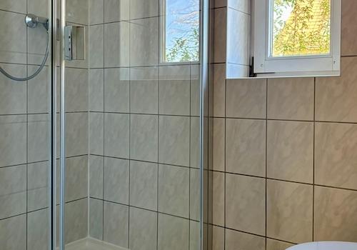 Tageslichtbad Echtglasdusche 