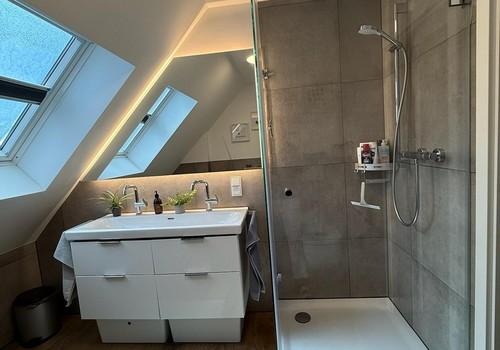 "großes" Badezimmer-2