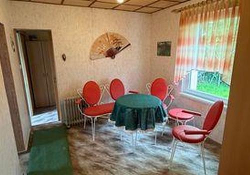 Schlafzimmer mit Terrassenmöbe