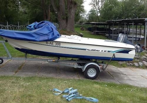 Boot mit Trailer 
