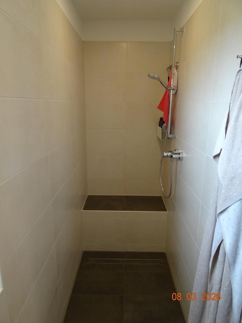 BAD-EG, Dusche mit Sitz