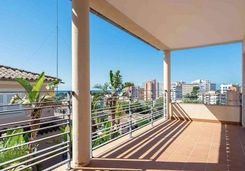 Balkon mit Meerblick