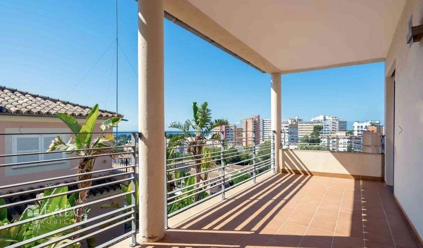 Balkon mit Meerblick