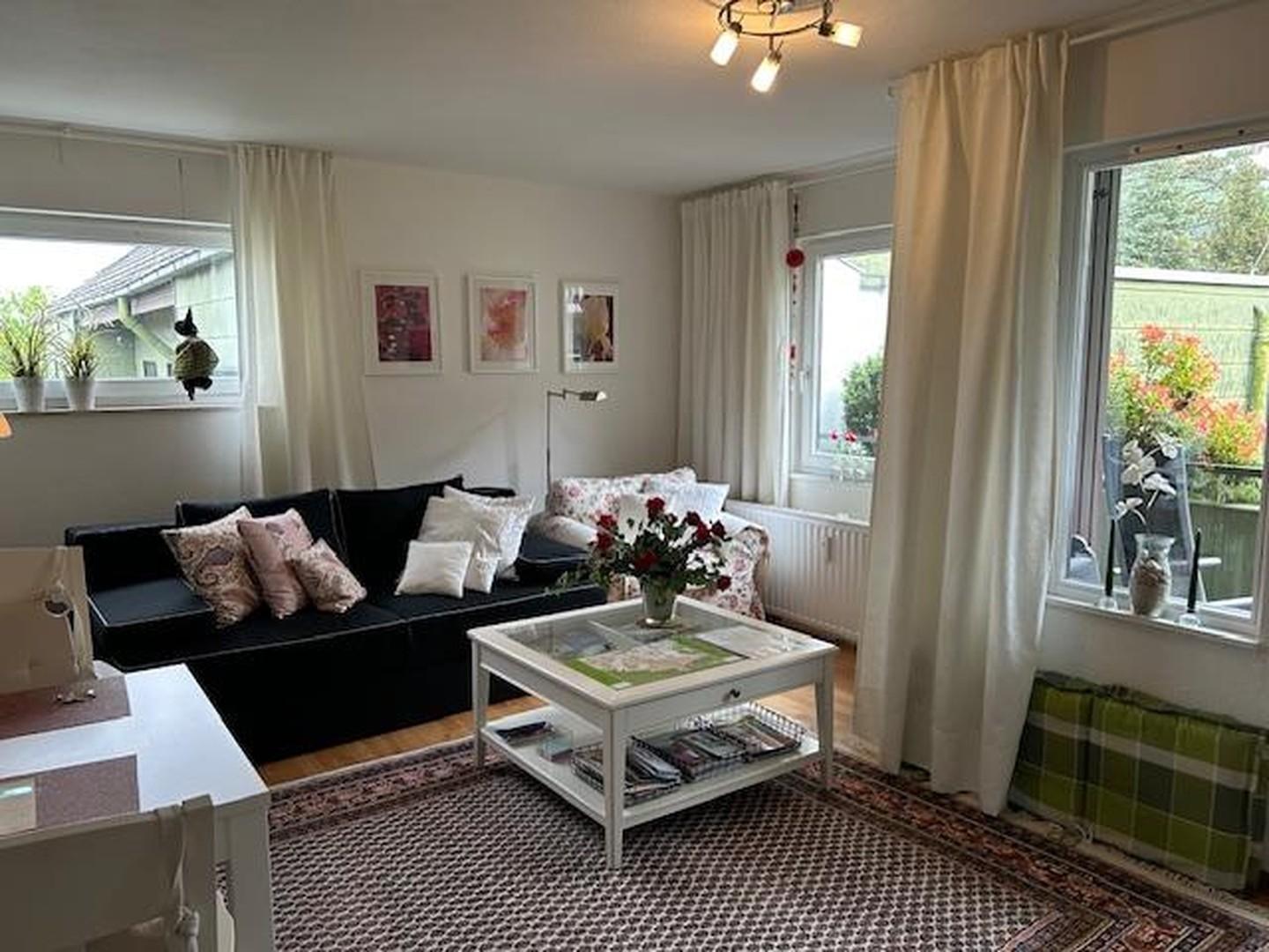 WZ- Blick zum Balkon