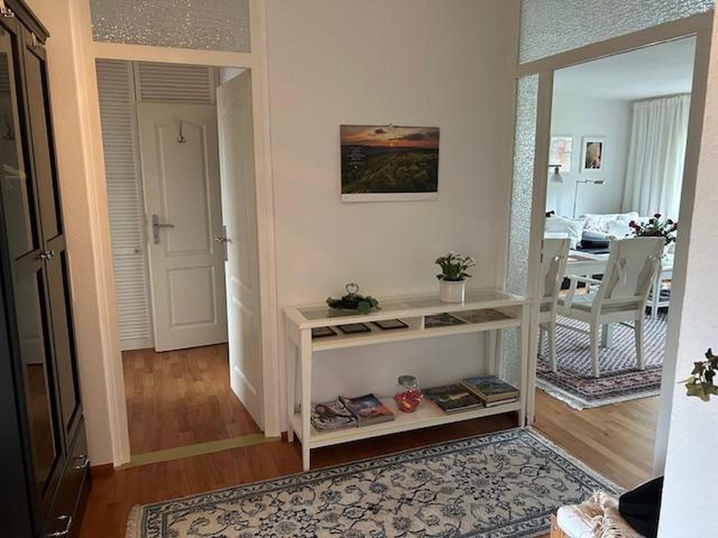 Flur+Blick WZ+Einbauschrank