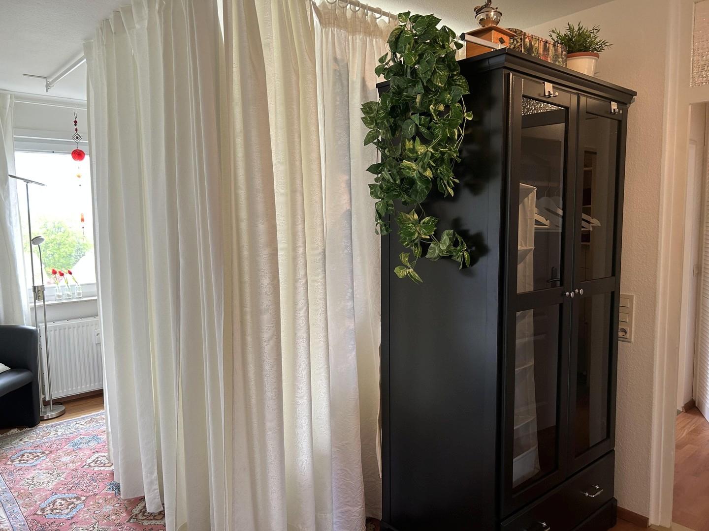Flur mit Garderobenschrank