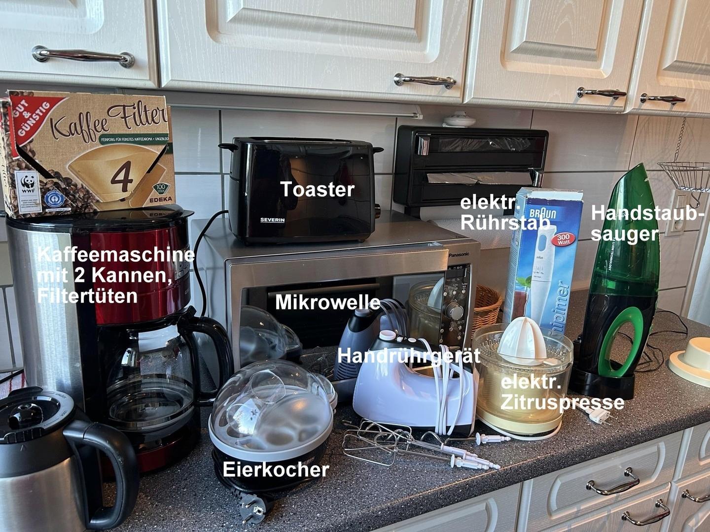 Küche-  sehr gut ausgestattet