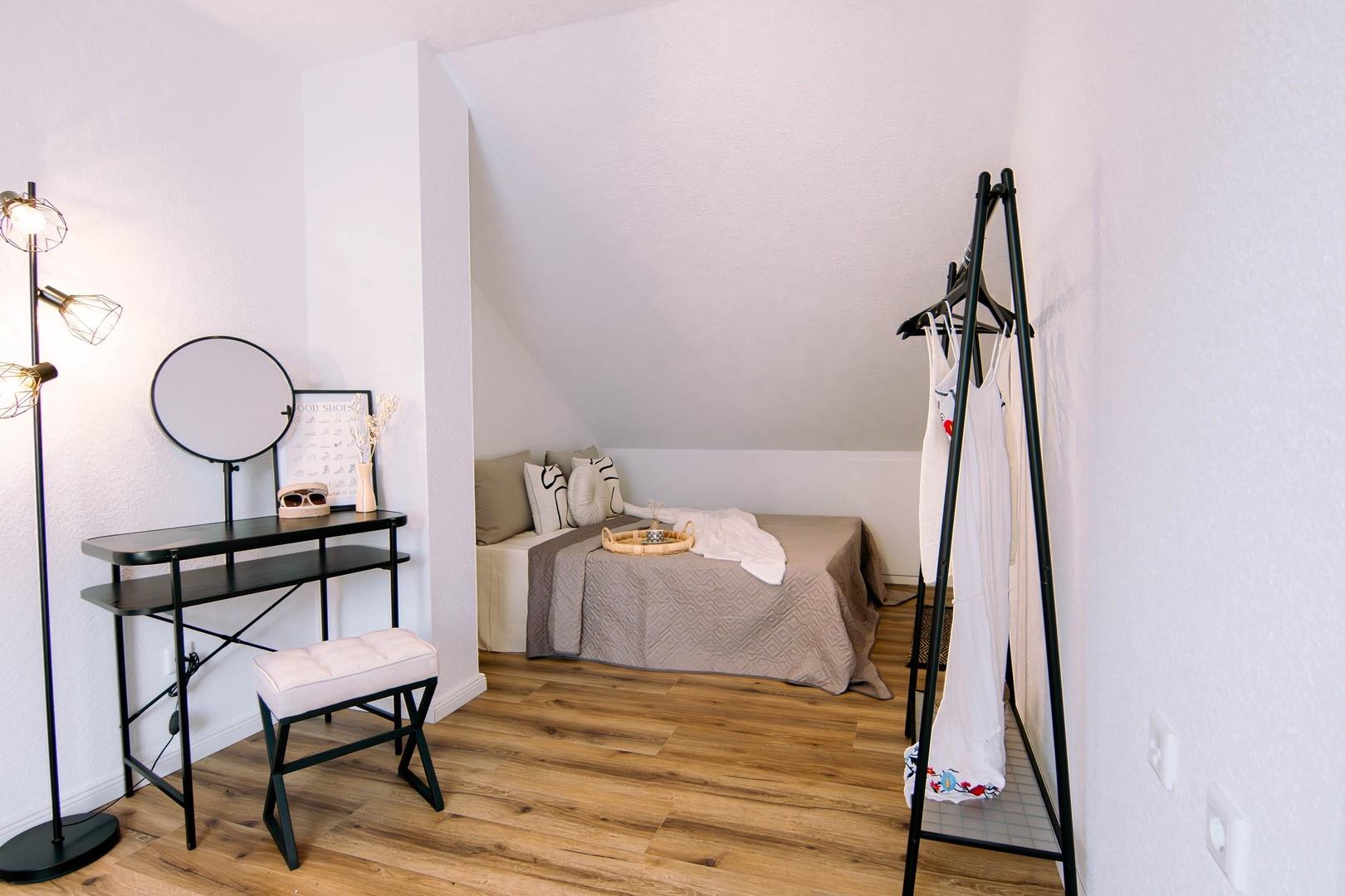 Schlafzimmer DG