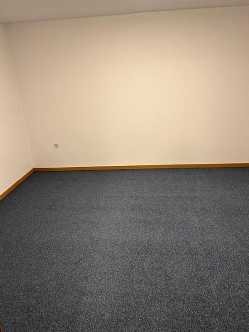  2 große trockene Kellerräume