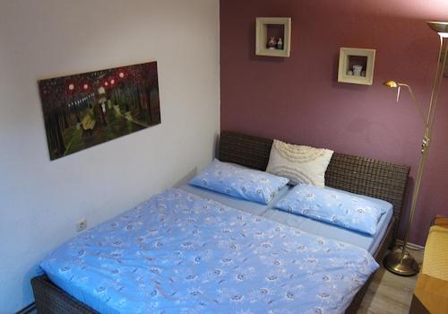 eines der Schlafzimmer 