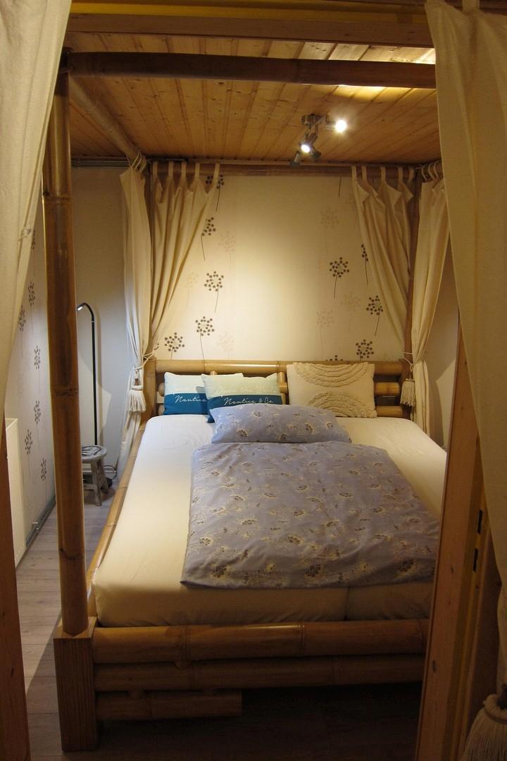 Bett im Souterrain