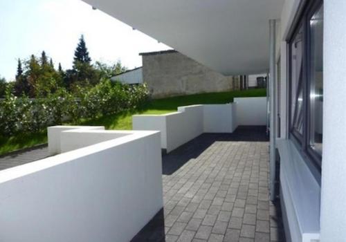 Terrasse mit Gartenanteil
