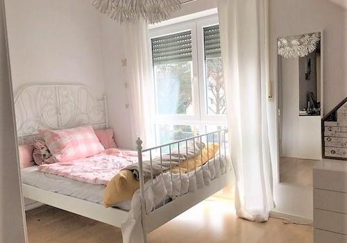 Schlafzimmer DG