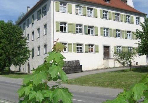 Hausansicht Schloß Hirschlatt