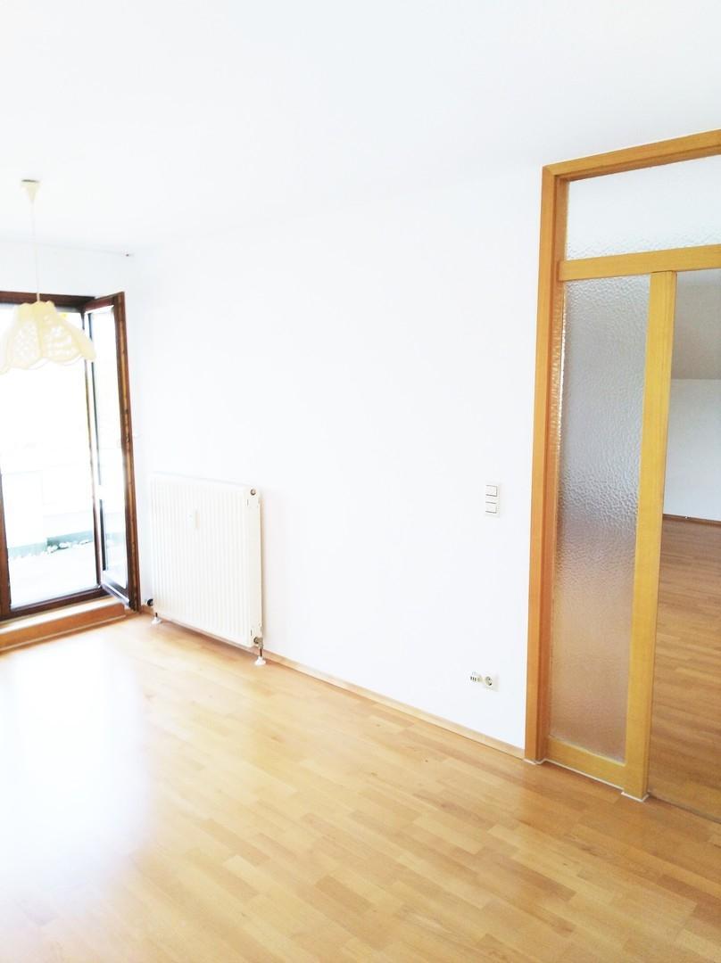 Esszimmer mit Balkonzugang