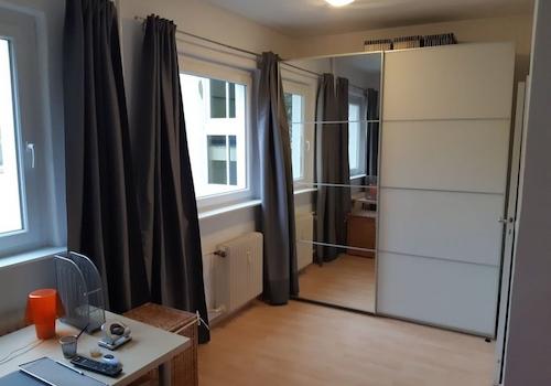 Schlafzimmer 2