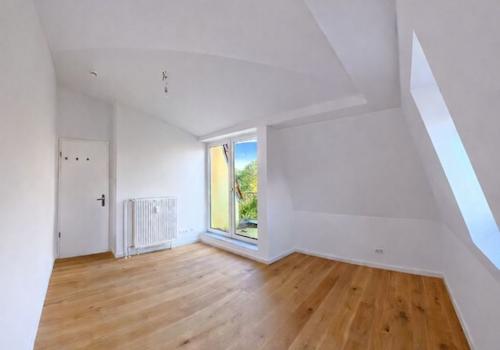 bedroom_1_ with balcony