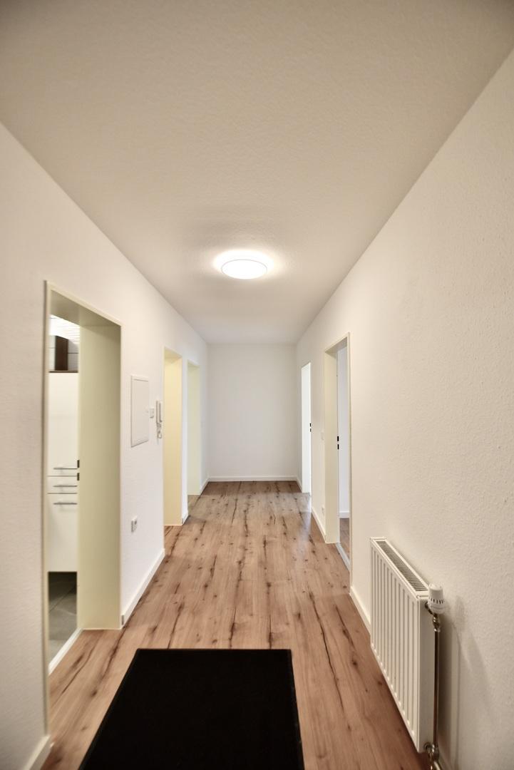 Flur Richtung Küche und Wohnen