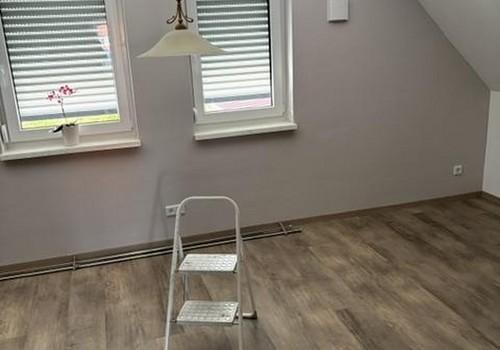 Wohnzimmer ETW2 DG leer