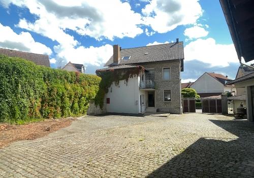 Hof zum Haus