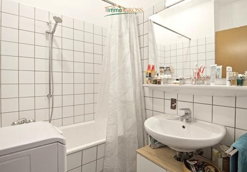 Badezimmer mit Badewanne